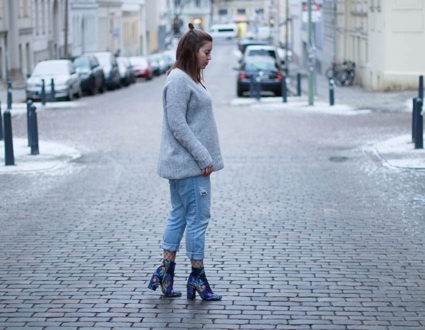 Bestickte Stiefeletten und Oversize-Pullover - LA MODE ET MOI, der Blog aus Köln