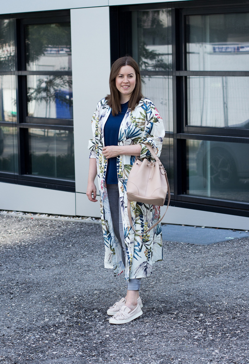 Gemusterter Kimono mit Bucket-Bag - LA MODE ET MOI, der Modeblog